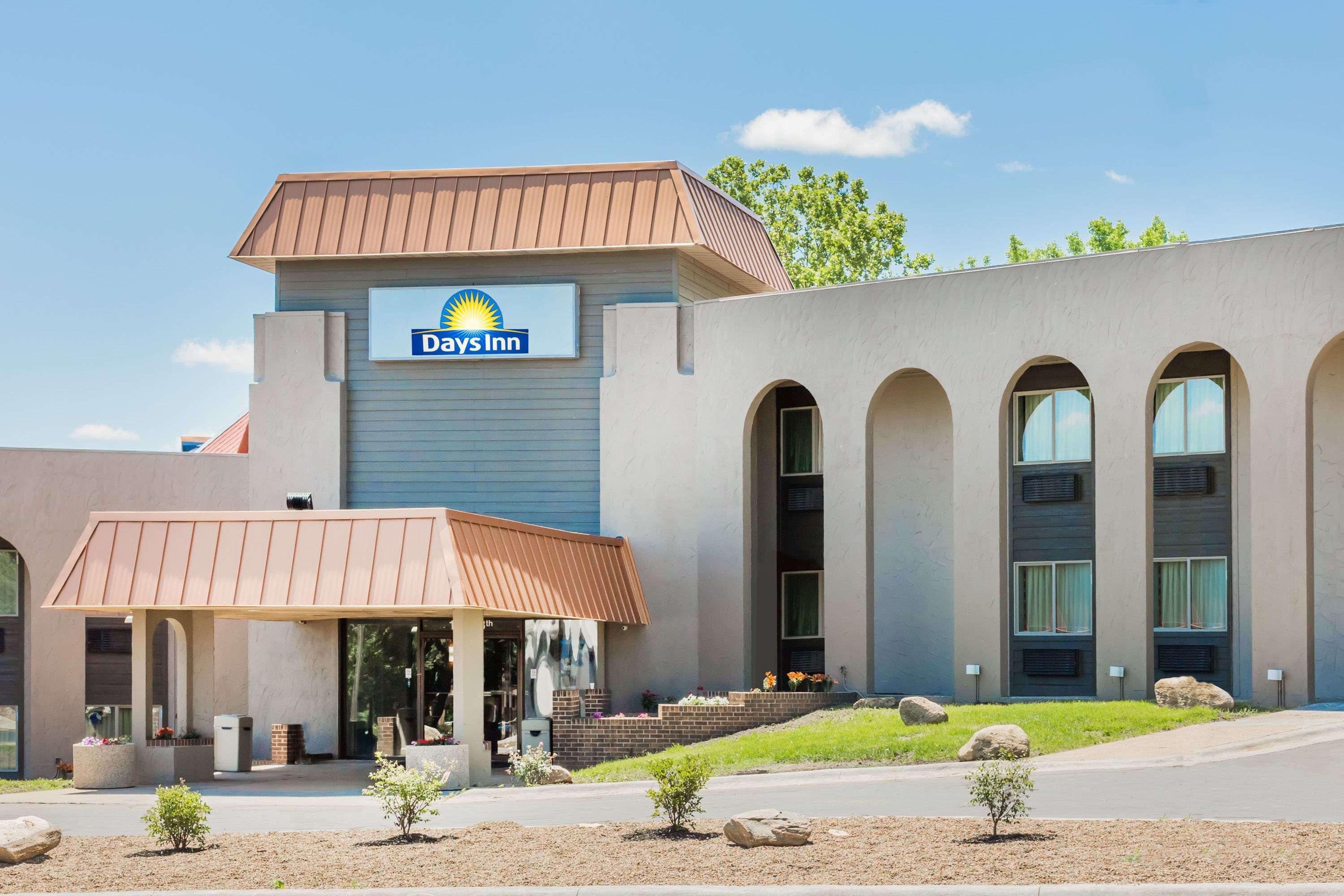 Days Inn By Wyndham West Des Moines Exteriör bild
