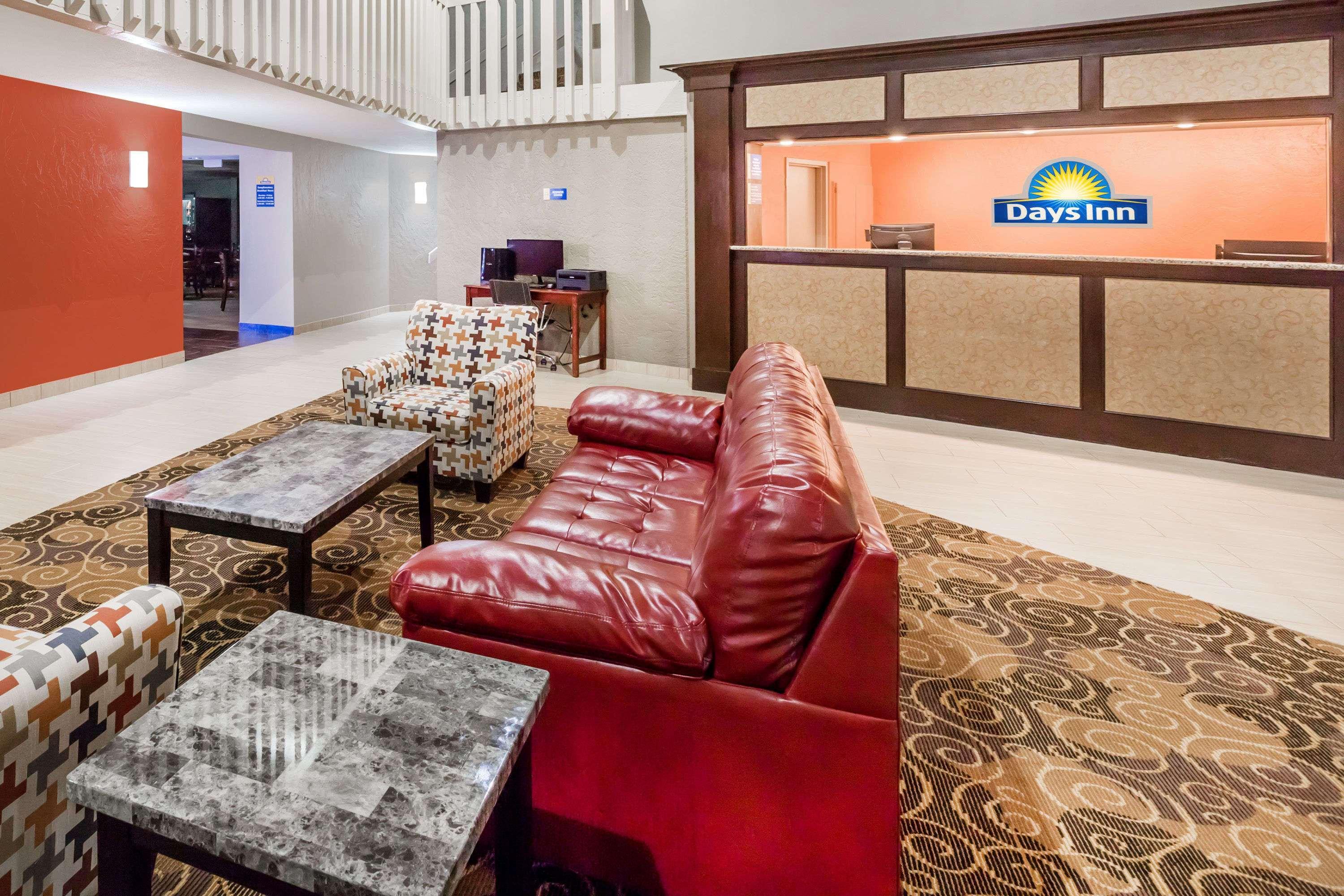 Days Inn By Wyndham West Des Moines Exteriör bild