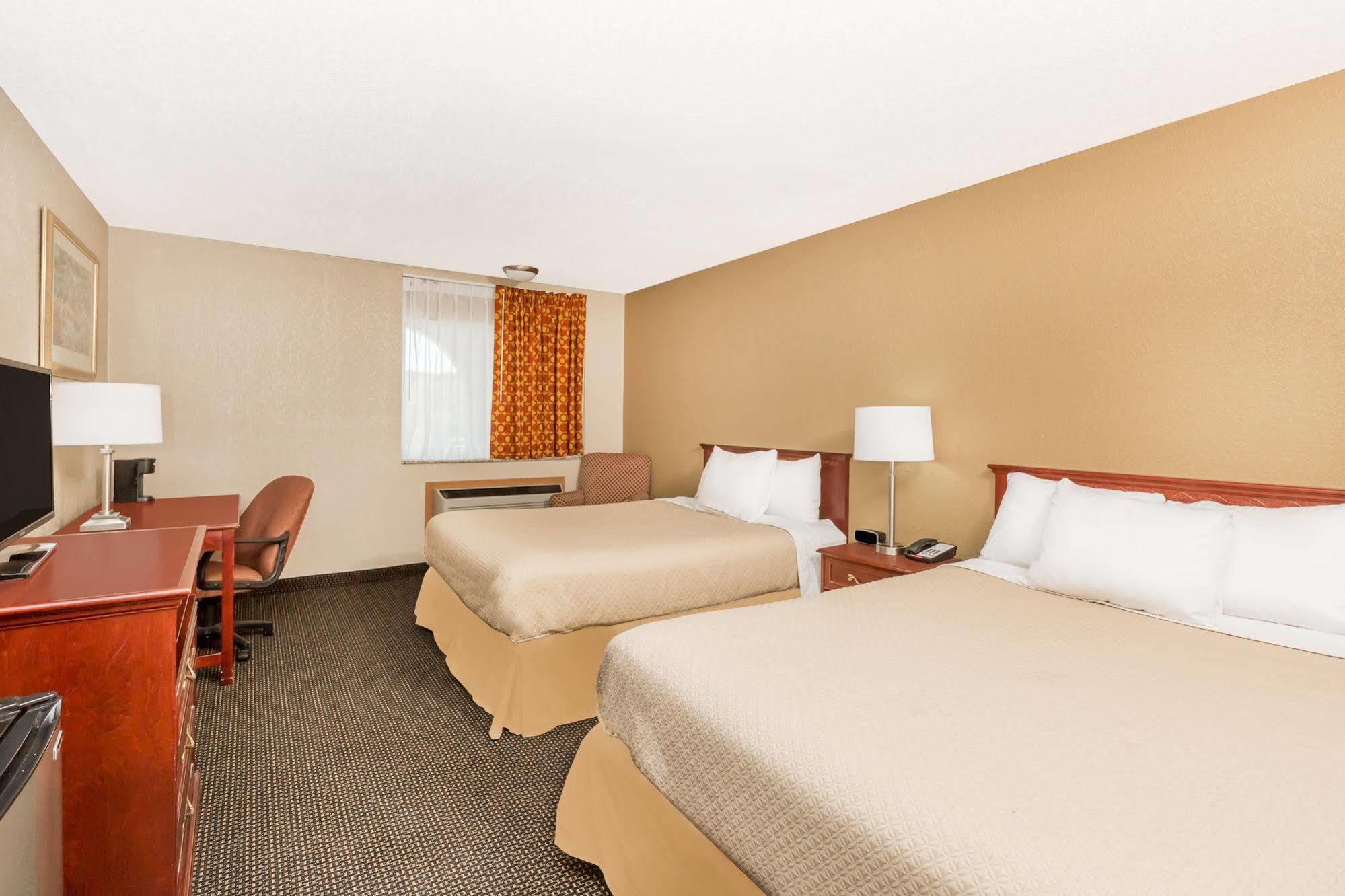 Days Inn By Wyndham West Des Moines Exteriör bild
