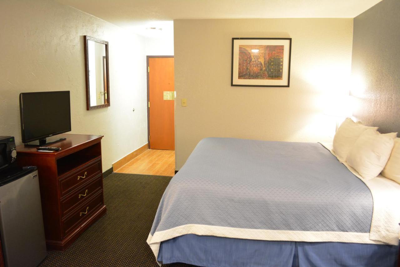 Days Inn By Wyndham West Des Moines Exteriör bild